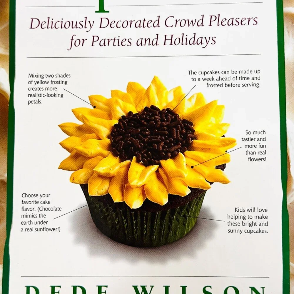 Cupcake Cookbook - Baker's Field Guide - Over 60 Cupcake Recipes for Every Occas